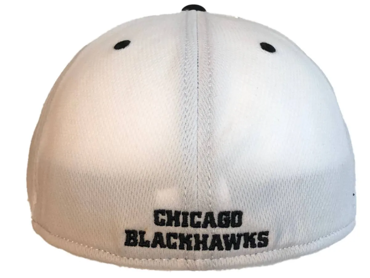 Chicago Blackhawks Fanatics NHL Structured Flexfit Black White Hat Cap (M/L)