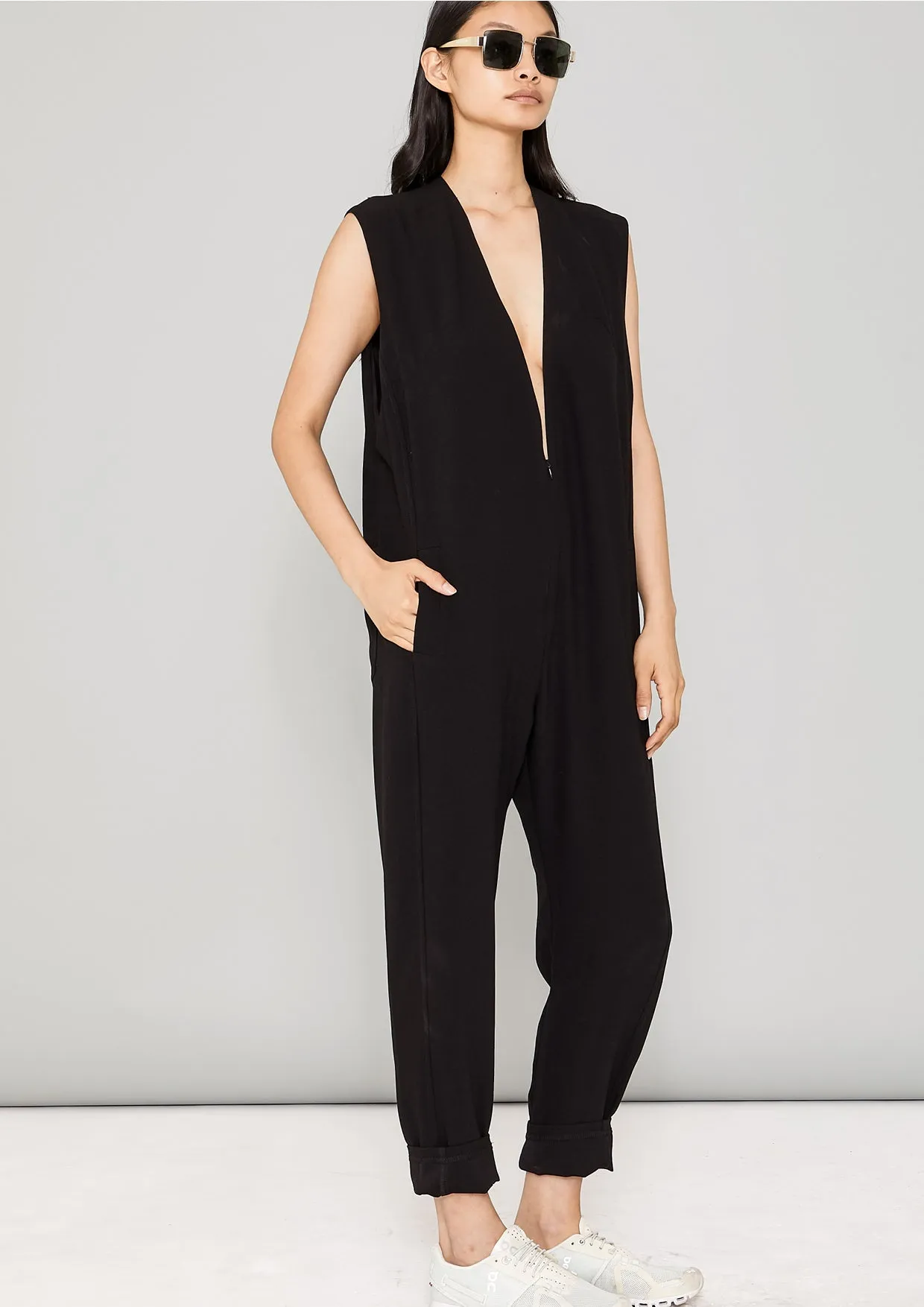 JUMPSUIT SLEEVELESS - HEAVY DRAPING black