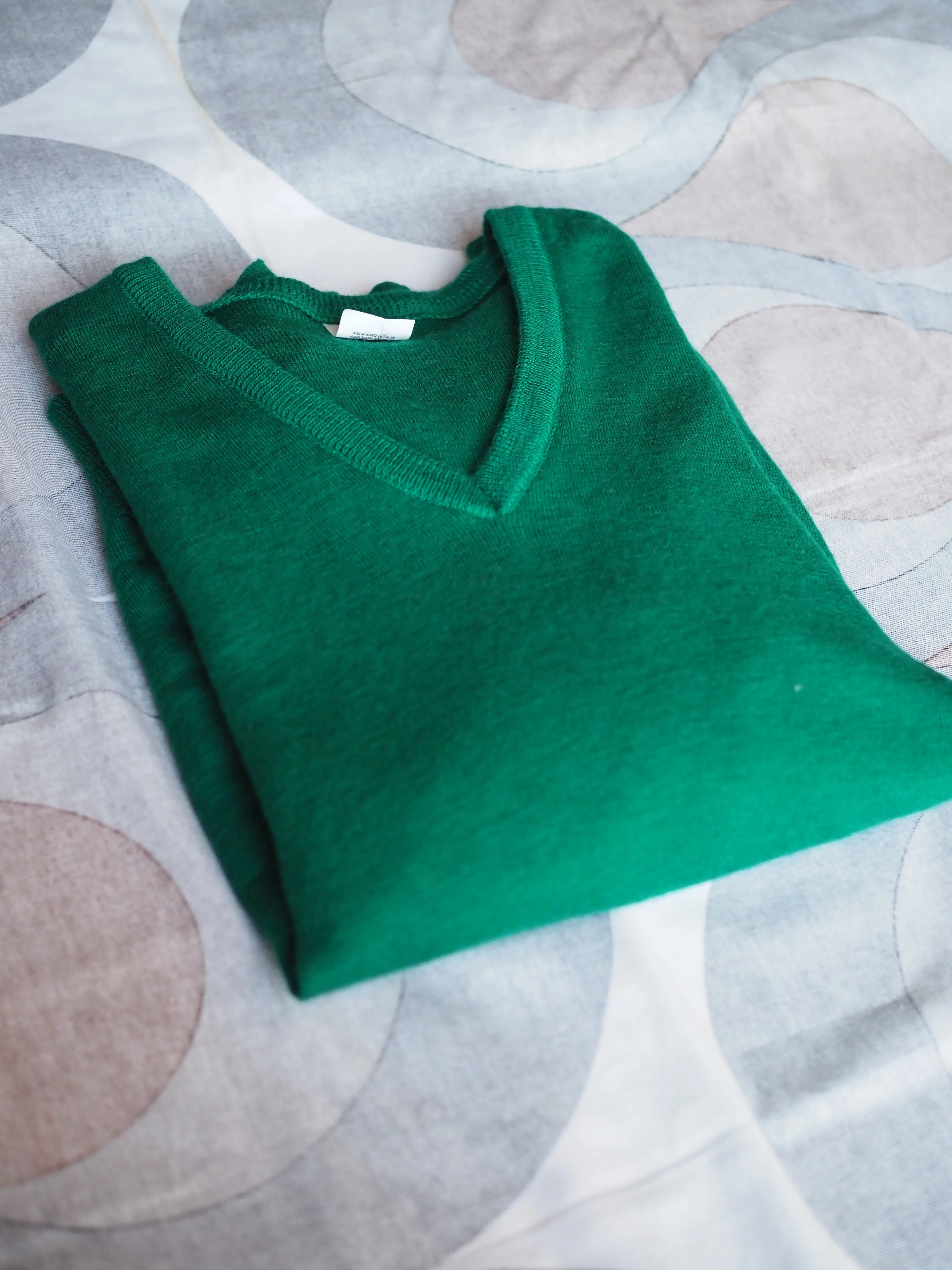 Vintage 1980s v-neck pure wool green jumper, made in Australia, XXL